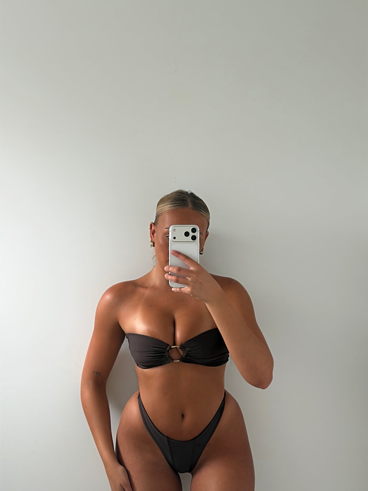 RUPI BANDEAU BIKINI TOP - BROWN